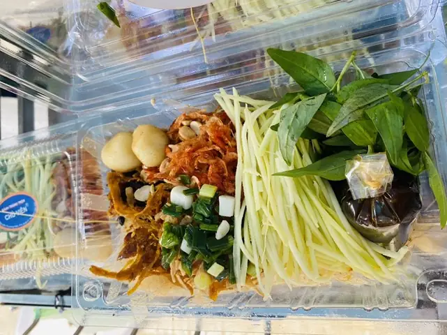 Bánh Tráng Trộn Chú Viên Ở Sài Gòn: Địa Chỉ, Giá Và Cách Thưởng Thức