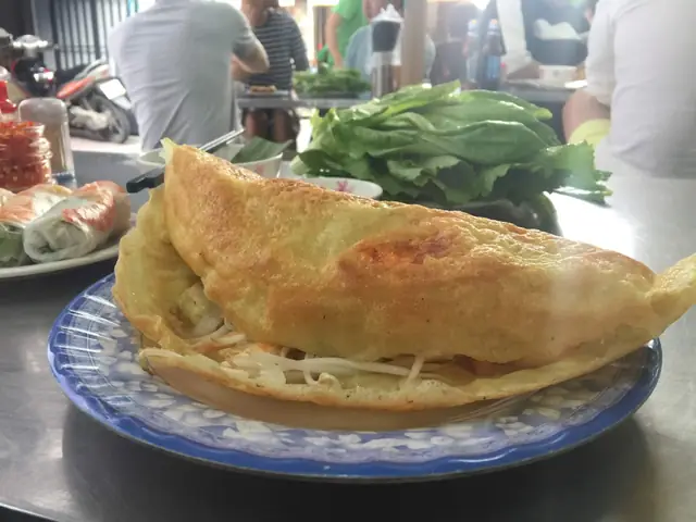 Best Banh Xeo In Ho Chi Minh City: Top Authentic Spots To Eat Sizzling Crepe