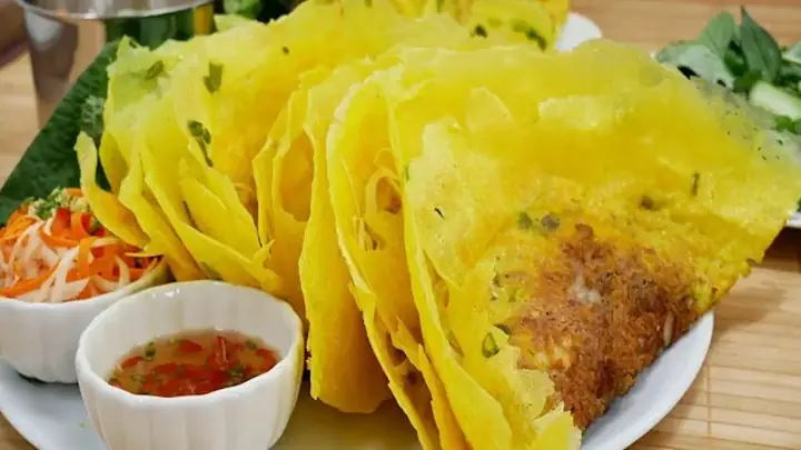 Best Banh Xeo In Ho Chi Minh City: Top Authentic Spots To Eat Sizzling Crepe