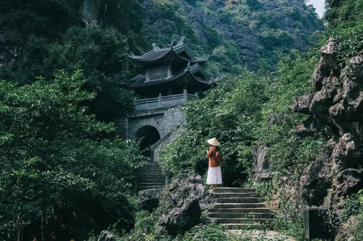 Khám Phá Bộ Ảnh Và Cẩm Nang Du Lịch Tuyệt Tình Cốc Ninh Bình (động Am Tiên)