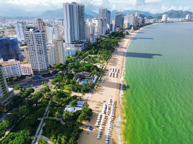 Giải Đáp Chiều Dài Bờ Biển Nha Trang Cho Du Khách: Từ Bãi Biển Trung Tâm Đến Dải Bờ Biển Thành Phố Giải Đáp Chiều Dài Bờ Biển Nha Trang Cho Du Khách: Từ Bãi Biển Trung Tâm Đến Dải Bờ Biển Thành Phố