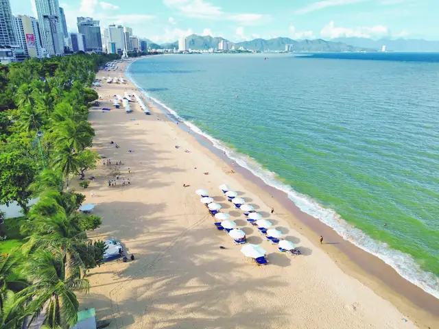 Giải Đáp Chiều Dài Bờ Biển Nha Trang Cho Du Khách: Từ Bãi Biển Trung Tâm Đến Dải Bờ Biển Thành Phố Giải Đáp Chiều Dài Bờ Biển Nha Trang Cho Du Khách: Từ Bãi Biển Trung Tâm Đến Dải Bờ Biển Thành Phố