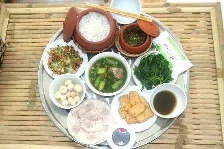 Bữa Ăn Truyền Thống Của Người Việt: Thành Phần, Cách Chuẩn Bị Và Ý Nghĩa Văn Hoá
