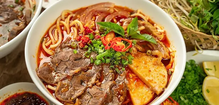 Top Quán Bún Bò Huế Ngon Ở Quận Hai Bà Trưng, Hà Nội Cho Người Đi Ăn Thực Tế