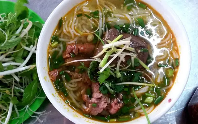Gợi Ý Các Quán Bún Bò Huế Ở Đường Nguyễn Công Trứ Cho Thực Khách Khi Đến Huế