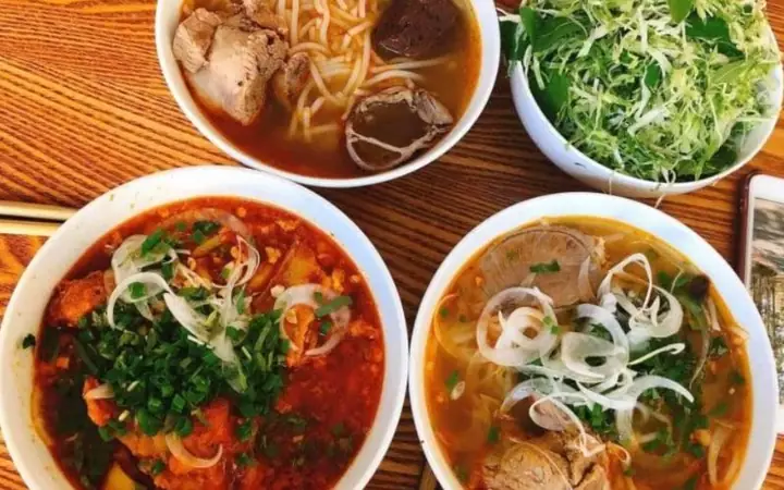 Top 10 Quán Bún Bò O Năm Đà Lạt Ngon Nhất – Địa Chỉ, Giá Và Review Chi Tiết Top 10 Quán Bún Bò O Năm Đà Lạt Ngon Nhất – Địa Chỉ, Giá Và Review Chi Tiết