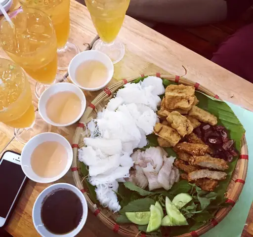 Bún Đậu Mắm Tôm Phan Văn Trị: Địa Chỉ, Giờ Mở Cửa Và Giá Cả Chi Tiết