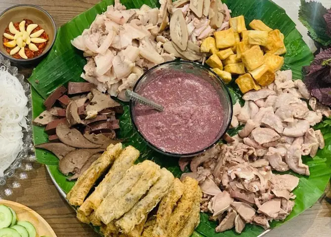 Địa Chỉ Bún Đậu Mắm Tôm Gần Sân Bay Tân Bình – Top Quán Ngon, Giá Hợp Lý & Cách Đặt Giao Hàng