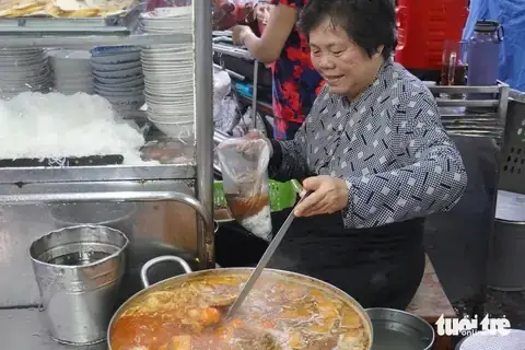 Review Bún Riêu Cô Nga Quận 4: Địa Chỉ Và Trải Nghiệm Ăn Tô Ngon Nức Tiếng Tại Sài Gòn Review Bún Riêu Cô Nga Quận 4: Địa Chỉ Và Trải Nghiệm Ăn Tô Ngon Nức Tiếng Tại Sài Gòn