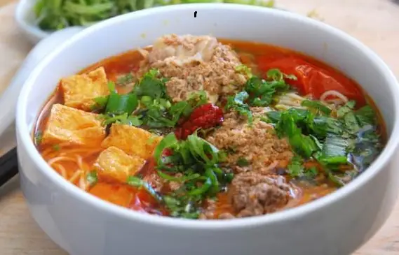 Tổng Hợp Các Quán Bún Riêu Lý Thường Kiệt Buôn Ma Thuột: Địa Chỉ Và Hương Vị Đường Phố
