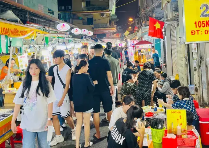 Tổng Hợp Các Con Đường Ăn Uống Ở Sài Gòn: Những Tuyến Phố Ẩm Thực Nổi Tiếng Cho Tín Đồ Ẩm Thực