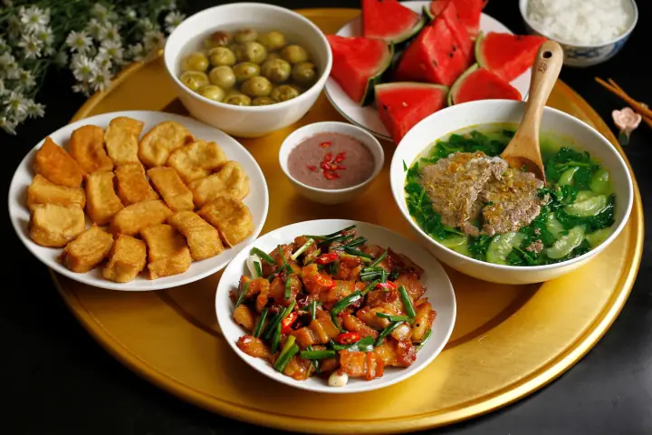 Gợi Ý Các Món Ăn Thường Ngày Miền Bắc: Thực Đơn Gia Đình Chuẩn Vị, Dễ Nấu Gợi Ý Các Món Ăn Thường Ngày Miền Bắc: Thực Đơn Gia Đình Chuẩn Vị, Dễ Nấu