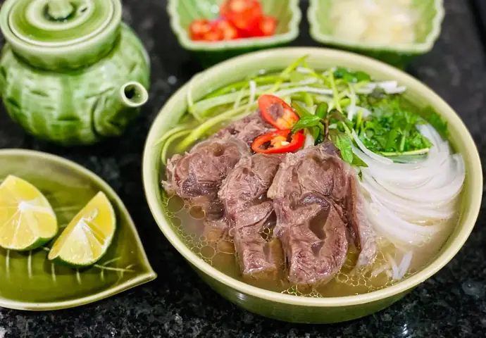 Khám Phá Các Món Phải Ăn Khi Đến Hà Nội: Tổng Hợp Ẩm Thực Thủ Đô Cho Du Khách Khám Phá Các Món Phải Ăn Khi Đến Hà Nội: Tổng Hợp Ẩm Thực Thủ Đô Cho Du Khách