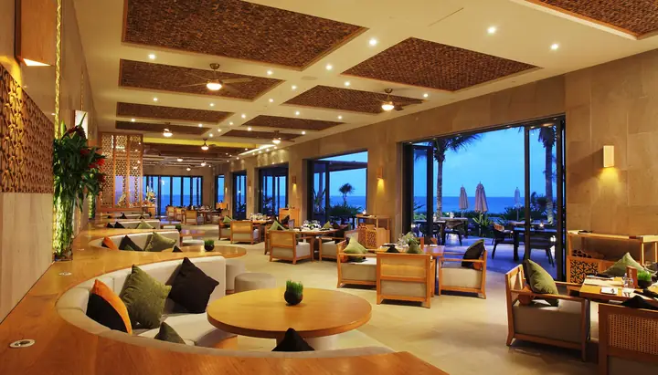 Tổng Hợp Các Nhà Hàng Ngon Tại Nha Trang Cho Du Khách: Từ Hải Sản Bình Dân Đến View Biển Sang Trọng Tổng Hợp Các Nhà Hàng Ngon Tại Nha Trang Cho Du Khách: Từ Hải Sản Bình Dân Đến View Biển Sang Trọng