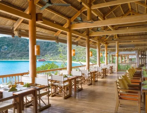 Tổng Hợp Các Nhà Hàng Nổi Tiếng Ở Nha Trang: Điểm Đến Ẩm Thực View Đẹp Cho Du Khách
