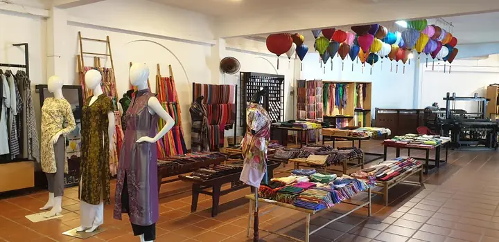 Danh Sách Các Nhà May Áo Dài Nổi Tiếng Tại Việt Nam – Top 10 Thương Hiệu Được Ưa Chuộng