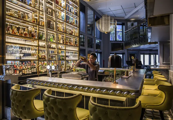 Top 10 Quán Bar Nổi Tiếng Hà Nội Mà Bạn Không Nên Bỏ Lỡ