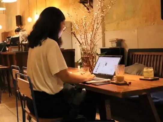 Top 10 Quán Cafe Làm Việc Ở Hà Nội & Tp.hcm: Không Gian Yên Tĩnh, Wifi Tốc Độ Cao, Giá Hợp Lý