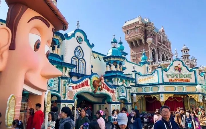 Top 10 Trò Chơi Không Thể Bỏ Qua Ở Tokyo Disneysea – Hướng Dẫn Chi Tiết Cho Du Khách