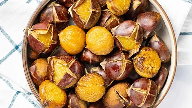 Cách Chế Biến Hạt Dẻ Cao Bằng Tại Nhà: Luộc Và Rang Thơm Ngon Dễ Bóc Vỏ Cách Chế Biến Hạt Dẻ Cao Bằng Tại Nhà: Luộc Và Rang Thơm Ngon Dễ Bóc Vỏ