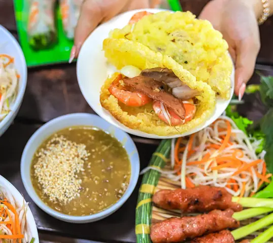 Hướng Dẫn Chi Tiết Cách Pha Nước Lèo Bánh Khoái Huế Chuẩn Vị Tại Nhà