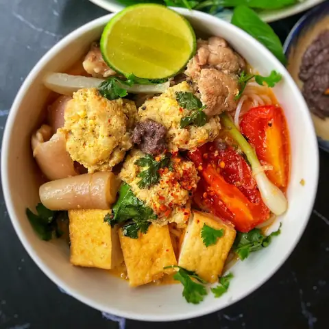 Cách Nấu Canh Bún Đỏ Ngon – Hướng Dẫn Chi Tiết Cho Bữa Ăn Gia Đình
