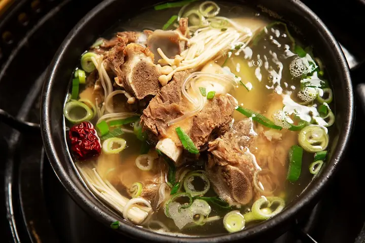 Tổng Hợp Các Quán Canh Sườn Bò Hàn Quốc Quận 7 Được Thực Khách Hàn Quốc Yêu Thích
