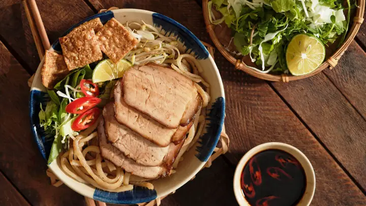 Gợi Ý Những Quán Cao Lầu Phố Cổ Hội An Ngon Trứ Danh Cho Du Khách