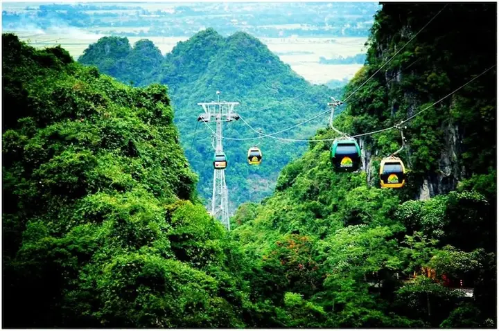 Thông Tin Chi Tiết Cáp Treo Chùa Hương Tích Hà Tĩnh: Giá Vé, Giờ Mở Cửa Và Hướng Dẫn Du Lịch
