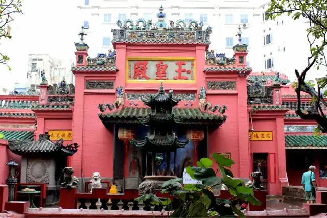 Tổng Hợp Địa Điểm Cầu Công Danh Sự Nghiệp: Các Chùa, Đền Linh Thiêng Tiêu Biểu Tại Hà Nội, Tp.hcm Và Việt Nam