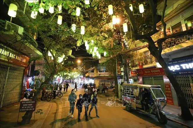 Tìm Hiểu Phố Cầu Gỗ Hàng Bạc Hoàn Kiếm Hà Nội: Vị Trí, Đặc Điểm Và Điểm Đến Nổi Bật