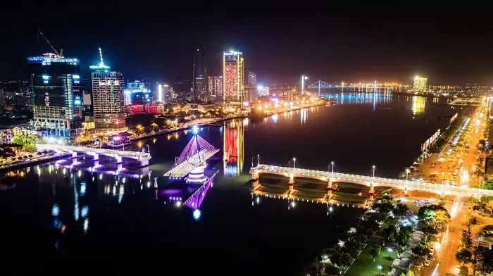 Tìm Hiểu Cầu Quay Sông Hàn Đà Nẵng: Biểu Tượng Cầu Quay Duy Nhất Và Lịch Trình Xem Thực Tế