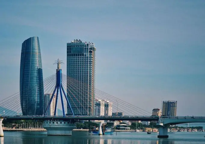 Tìm Hiểu Cầu Quay Sông Hàn Đà Nẵng: Biểu Tượng Cầu Quay Duy Nhất Và Lịch Trình Xem Thực Tế