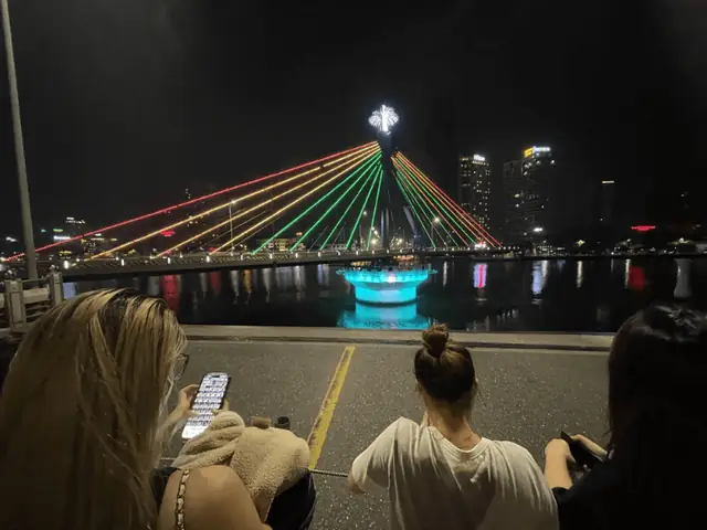 Cập Nhật Giờ Quay Cầu Sông Hàn Theo Ngày Trong Tuần Cho Du Khách
