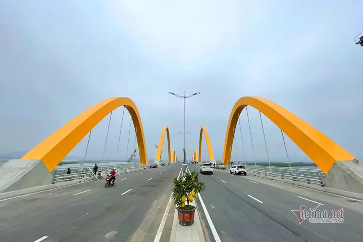 Cầu Tình Yêu Quảng Ninh: Tất Cả Những Gì Bạn Cần Biết Về Cây Cầu Biểu Tượng Và Điểm Check‑in Hấp Dẫn