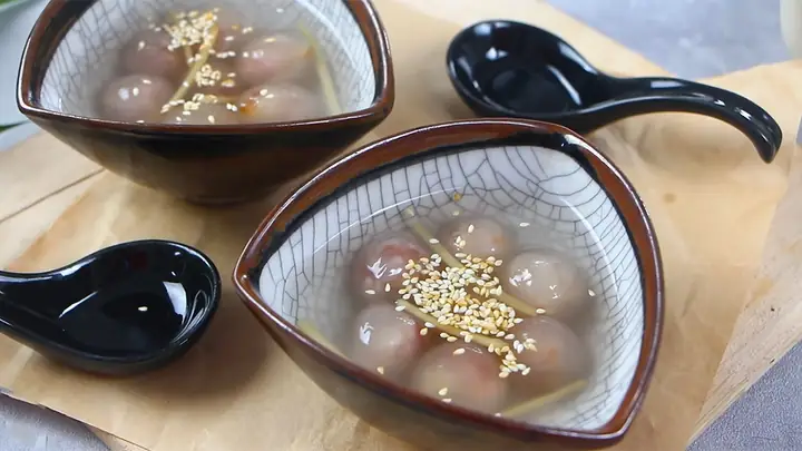 Gợi Ý Các Quán Chè Bột Lọc Heo Quay Ở Huế Chuẩn Vị Cố Đô Cho Thực Khách Muốn Trải Nghiệm Ẩm Thực Địa Phương Gợi Ý Các Quán Chè Bột Lọc Heo Quay Ở Huế Chuẩn Vị Cố Đô Cho Thực Khách Muốn Trải Nghiệm Ẩm Thực Địa Phương