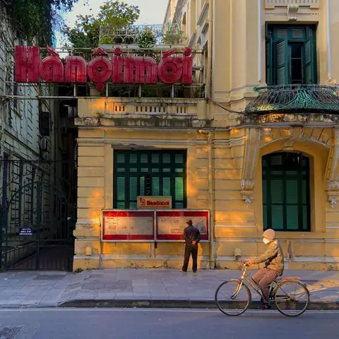 Hướng Dẫn Chi Tiết Địa Điểm Check‑in Tòa Soạn Báo Hà Nội Mới: Vị Trí, Giờ Chụp Và Mẹo Nhiếp Ảnh