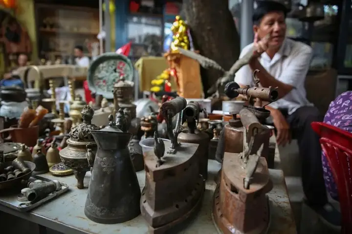 Danh Sách Các Chợ Đồ Nội Thất Cũ Nổi Bật Ở Sài Gòn + Mẹo Mua Sắm Thông Minh