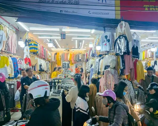 Top 9 Khu Chợ Mua Quần Áo Rẻ Ở Hà Nội Cho Sinh Viên Và Người Mua Sắm Tiết Kiệm