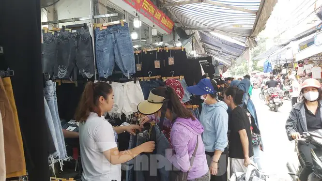 Tổng Hợp Các Chợ Quần Áo Lớn, Rẻ Và Chất Lượng Nhất Tại Hà Nội Cho Người Mua Sắm