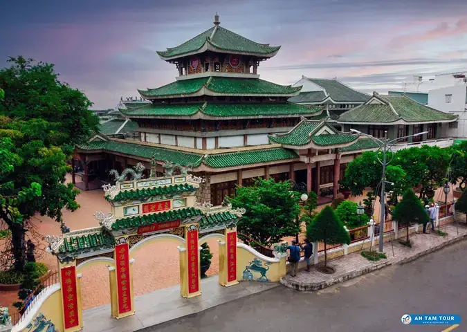 Khám Phá Chùa Bà Châu Đốc (miếu Bà Chúa Xứ Núi Sam): Kinh Nghiệm Hành Hương Từ Tây Ninh Khám Phá Chùa Bà Châu Đốc (miếu Bà Chúa Xứ Núi Sam): Kinh Nghiệm Hành Hương Từ Tây Ninh