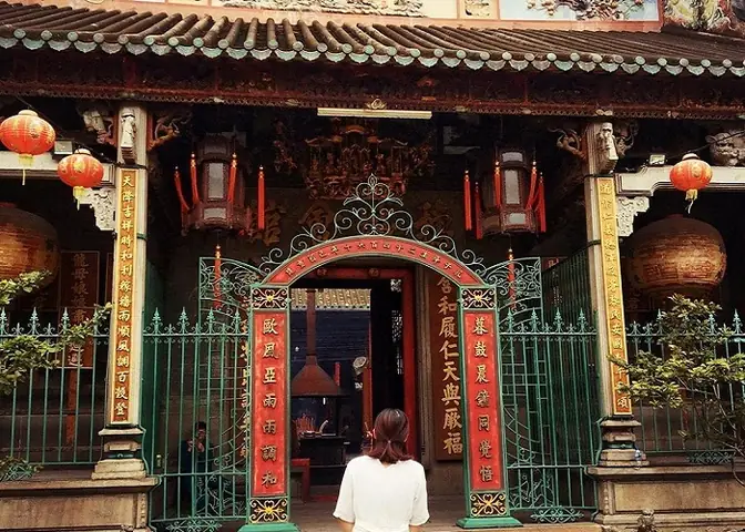 Tìm Hiểu Chùa Bà Thiên Hậu Rạch Giá: Vị Trí, Kiến Trúc Và Tín Ngưỡng Người Hoa Tại Kiên Giang