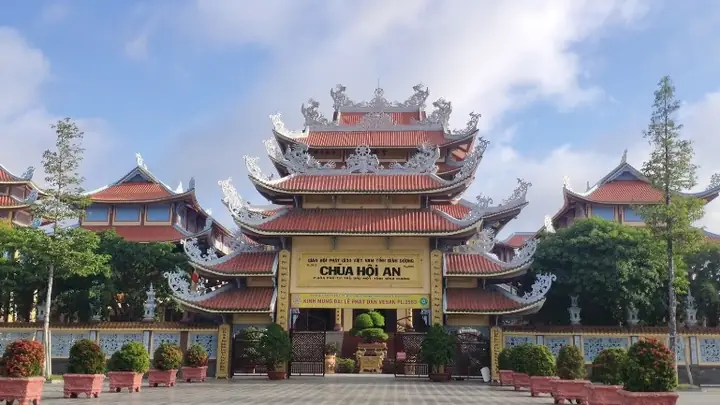 Khám Phá Chùa Hội An Thành Phố Mới Bình Dương: Địa Chỉ, Kiến Trúc Và Thông Tin Tham Quan Khám Phá Chùa Hội An Thành Phố Mới Bình Dương: Địa Chỉ, Kiến Trúc Và Thông Tin Tham Quan