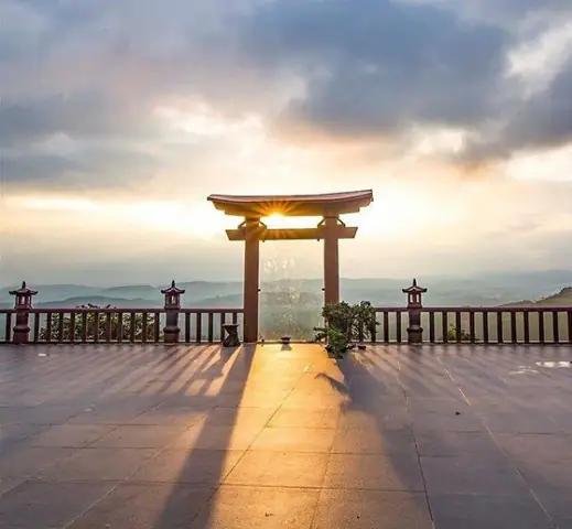 Khám Phá Chùa Linh Quy Pháp Ấn: Vị Trí Tại Lâm Đồng Và Bối Cảnh Mv Lạc Trôi Của Sơn Tùng