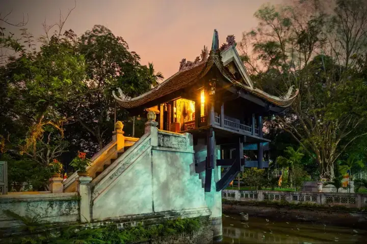 Cập Nhật Giờ Mở Cửa Chùa Một Cột Và Kinh Nghiệm Tham Quan Cho Du Khách