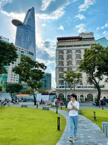 Hướng Dẫn Chụp Hình Tuyệt Đẹp Tại Bến Bạch Đằng: Góc Chụp, Thời Gian Vàng & Mẹo Cần Biết