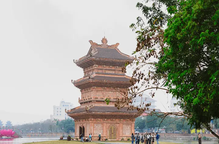 Giờ Mở Cửa Cố Đô Hoa Lư: Thông Tin Chi Tiết, Giá Vé Và Mẹo Tham Quan Nhanh