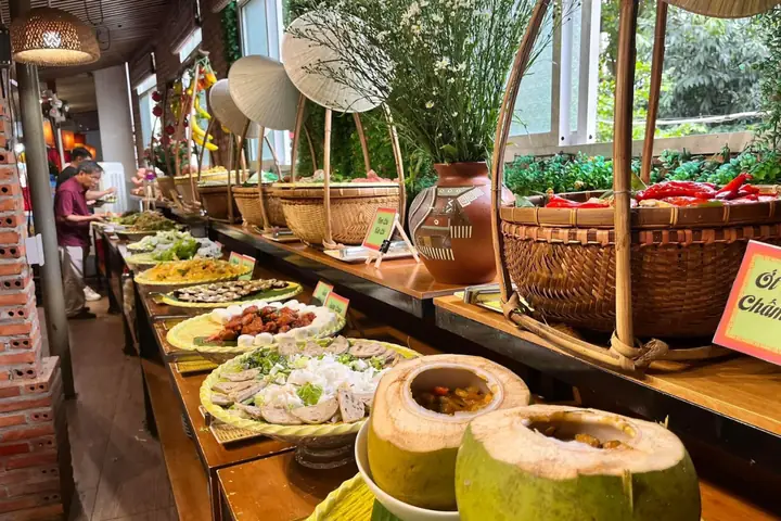 Cơm Chay Cô Tấm Nha Trang: Đánh Giá Địa Điểm, Thực Đơn & Cách Đặt Ăn Ngon