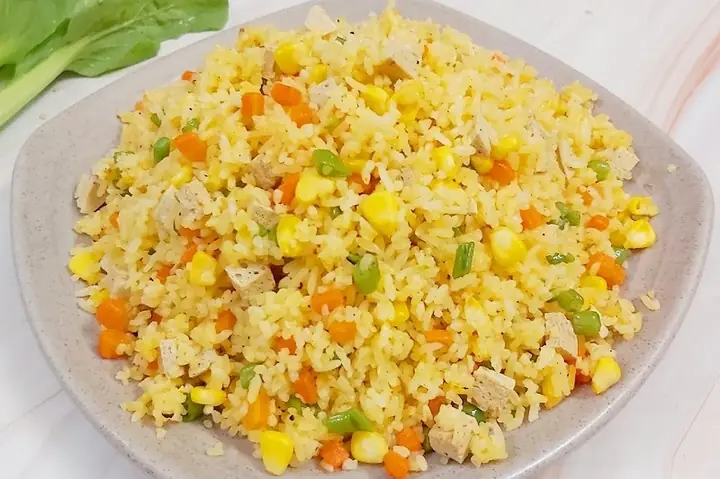 Cơm Chiên Dương Châu Bình Thạnh: Địa Chỉ, Giá, Thực Đơn Và Lời Khuyên Chọn Quán Ngon
