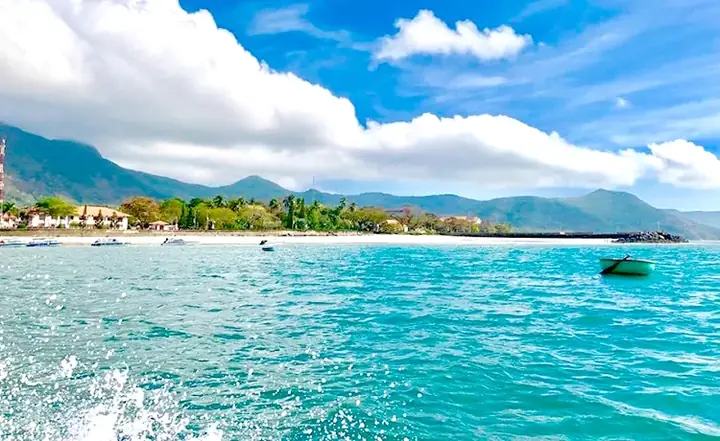 Khám Phá Côn Đảo Sóc Trăng Có Gì Chơi: Trọn Bộ Địa Điểm Vui Chơi Từ Trần Đề Đến Đảo Ngọc Khám Phá Côn Đảo Sóc Trăng Có Gì Chơi: Trọn Bộ Địa Điểm Vui Chơi Từ Trần Đề Đến Đảo Ngọc